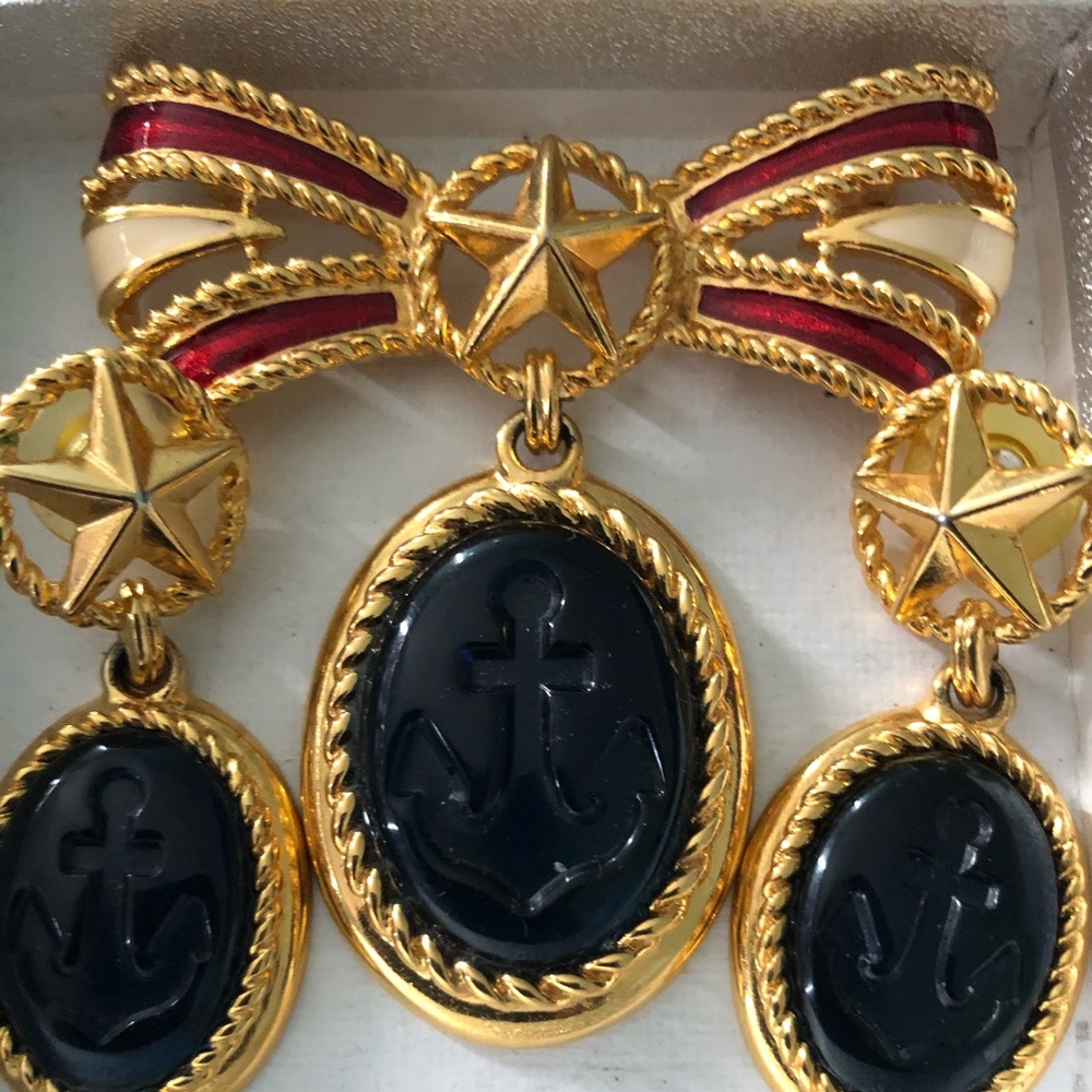 Vintage Trifari set